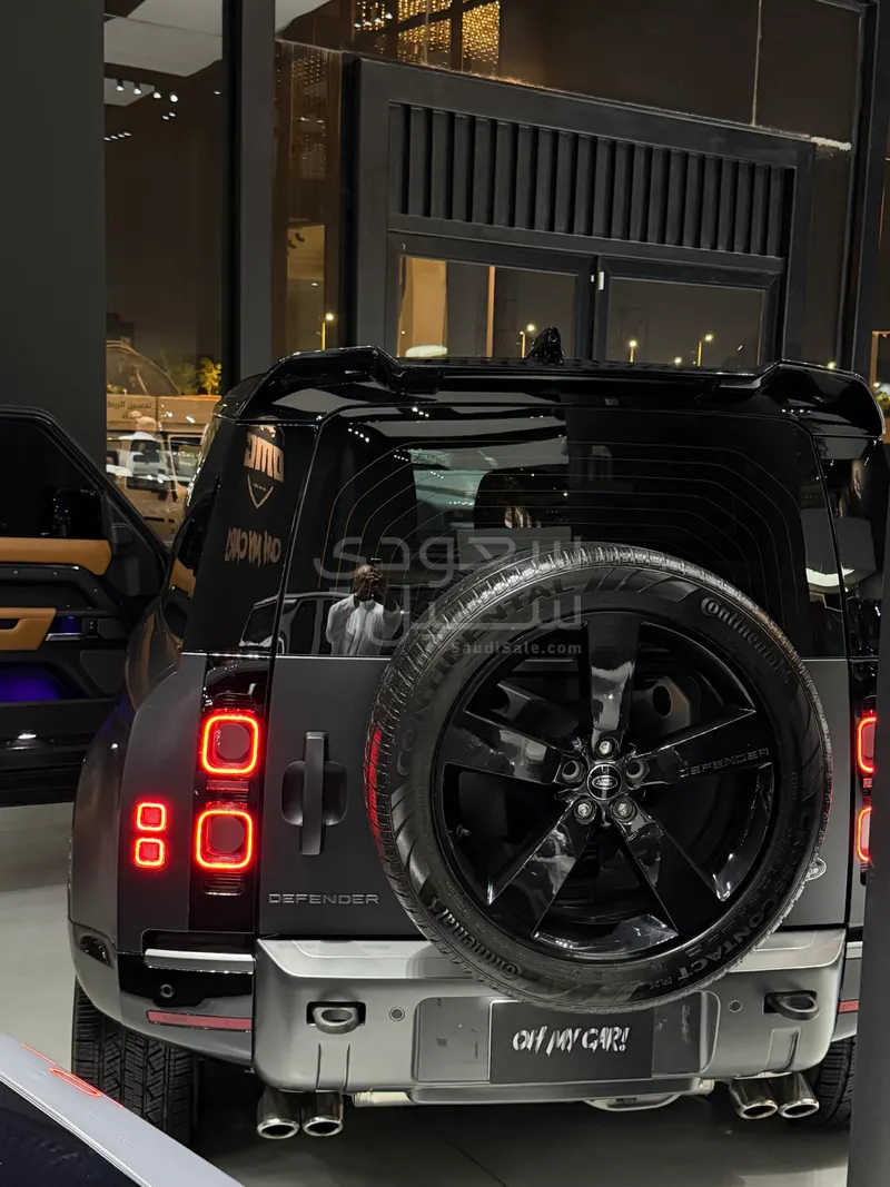 2023 لاند روفر ديفيندر V8 P525 ادشن