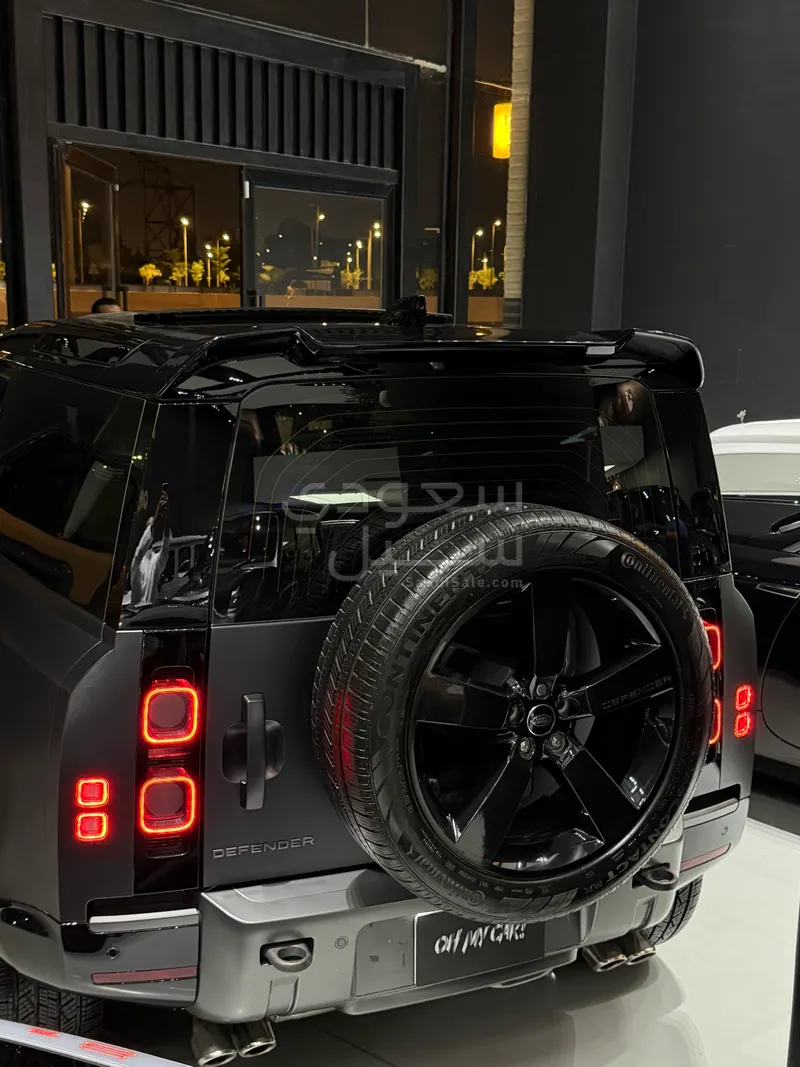 2023 لاند روفر ديفيندر V8 P525 ادشن