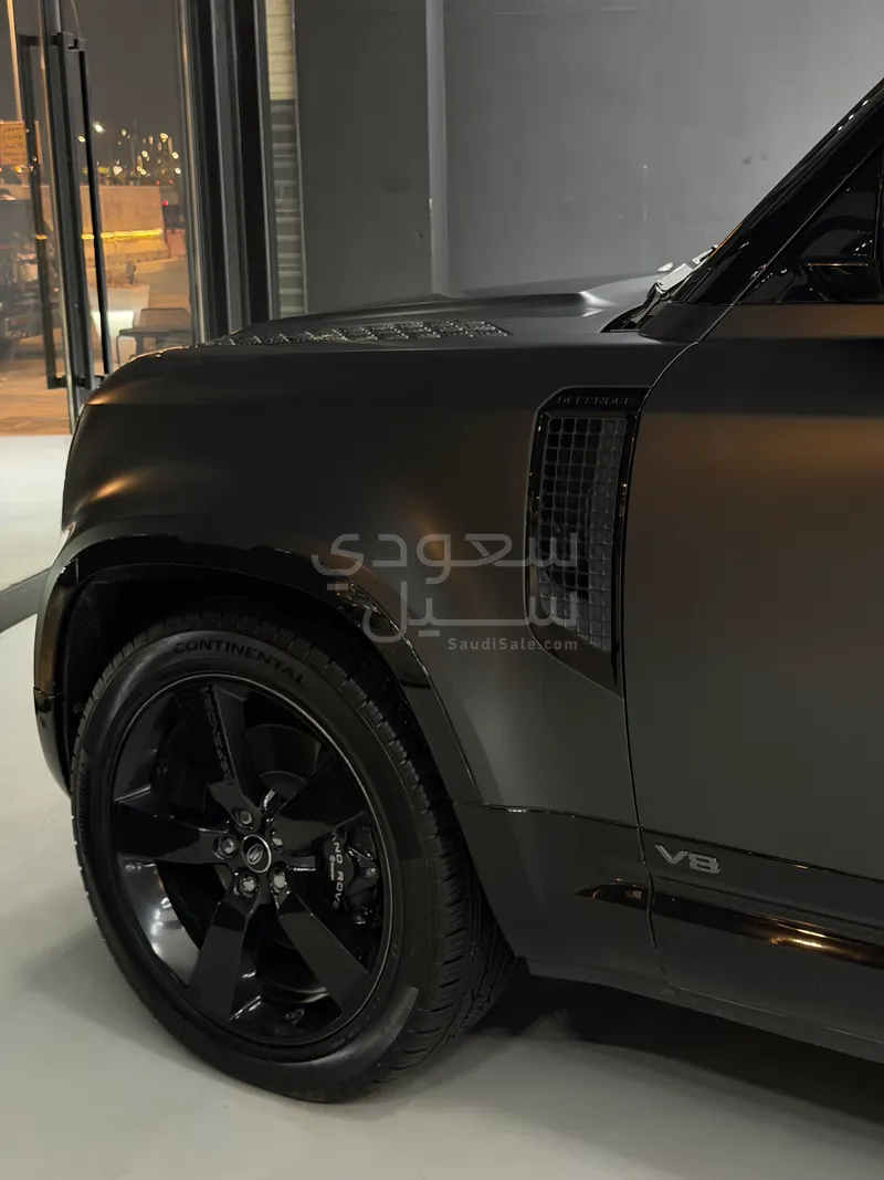 2023 لاند روفر ديفيندر V8 P525 ادشن