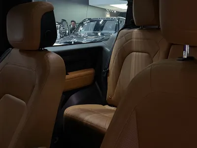 2023 لاند روفر ديفيندر V8 P525 ادشن