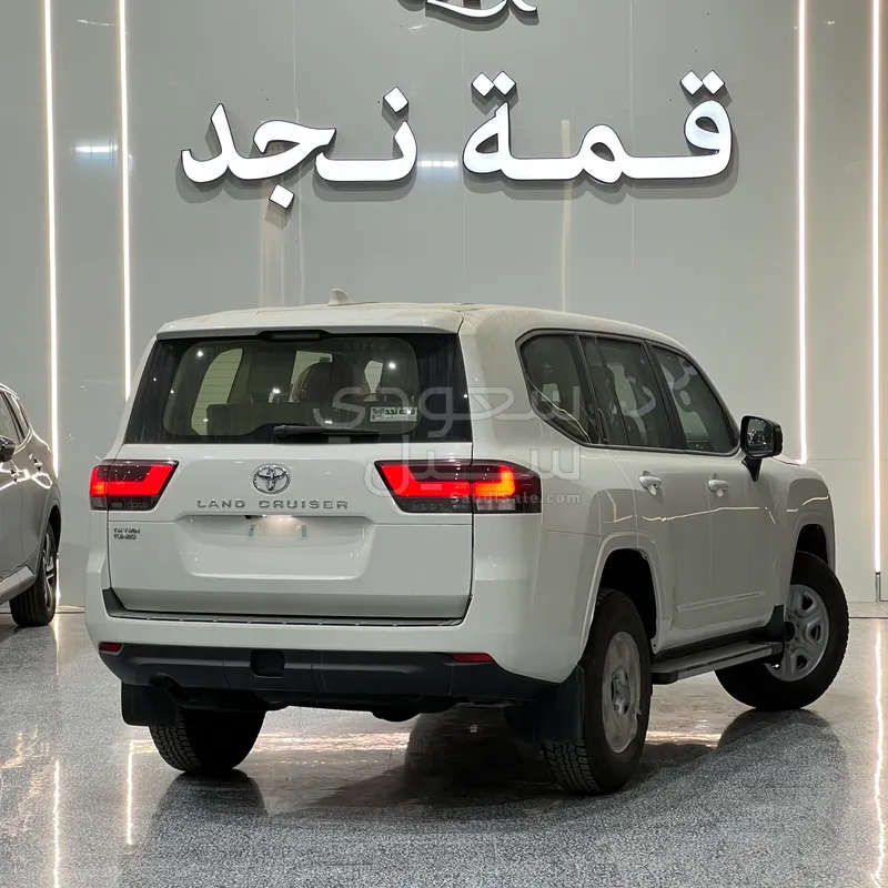 2026 تويوتا لاند كروزر جي اكس ار