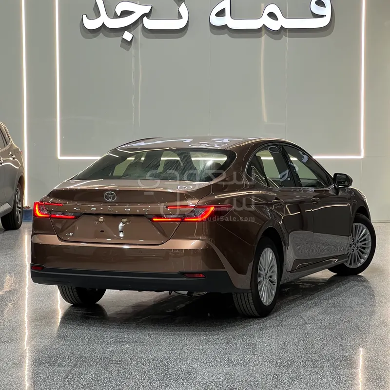 2026 تويوتا كامري ال اي