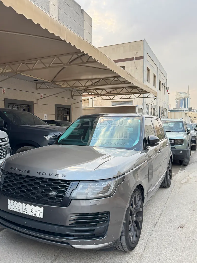 2018 لاند روفر رينج روفر فوج سوبر تشارج