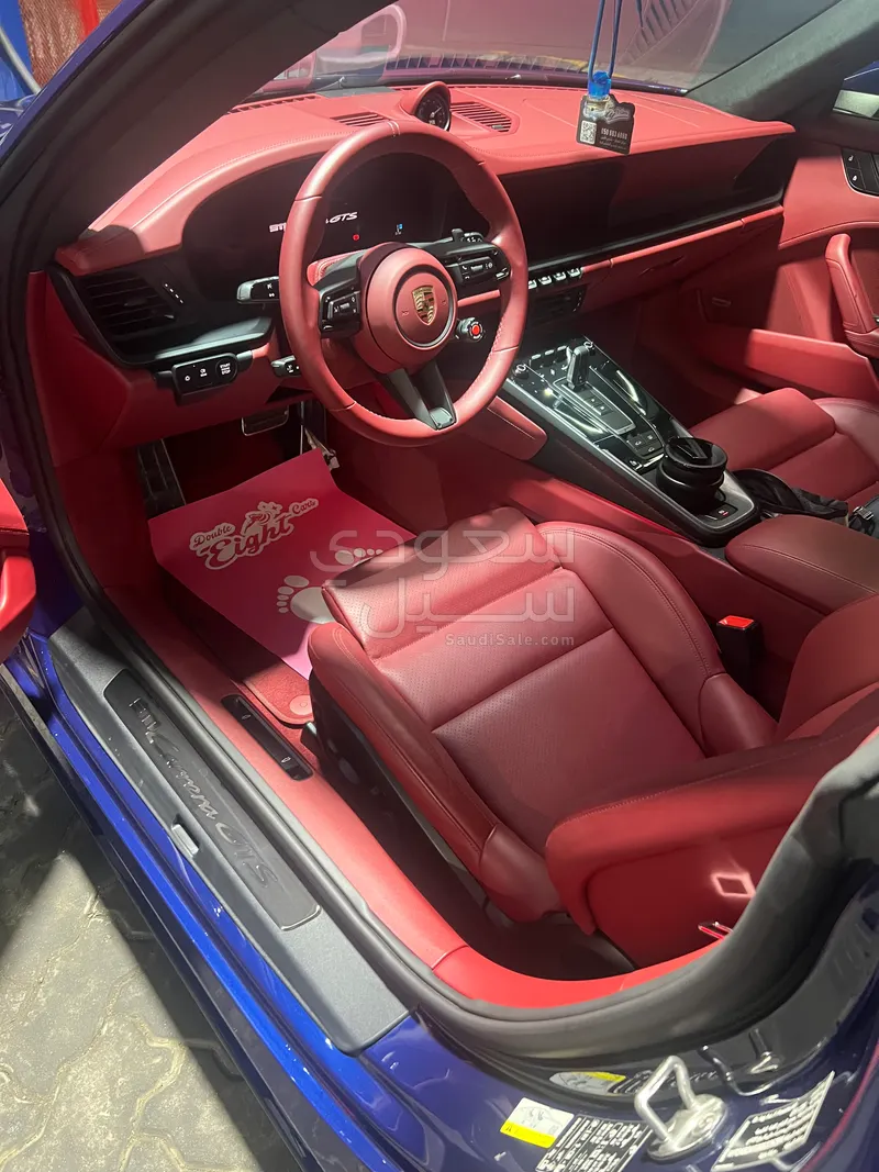 2025 بورش 911 كاريرا جي تي اس