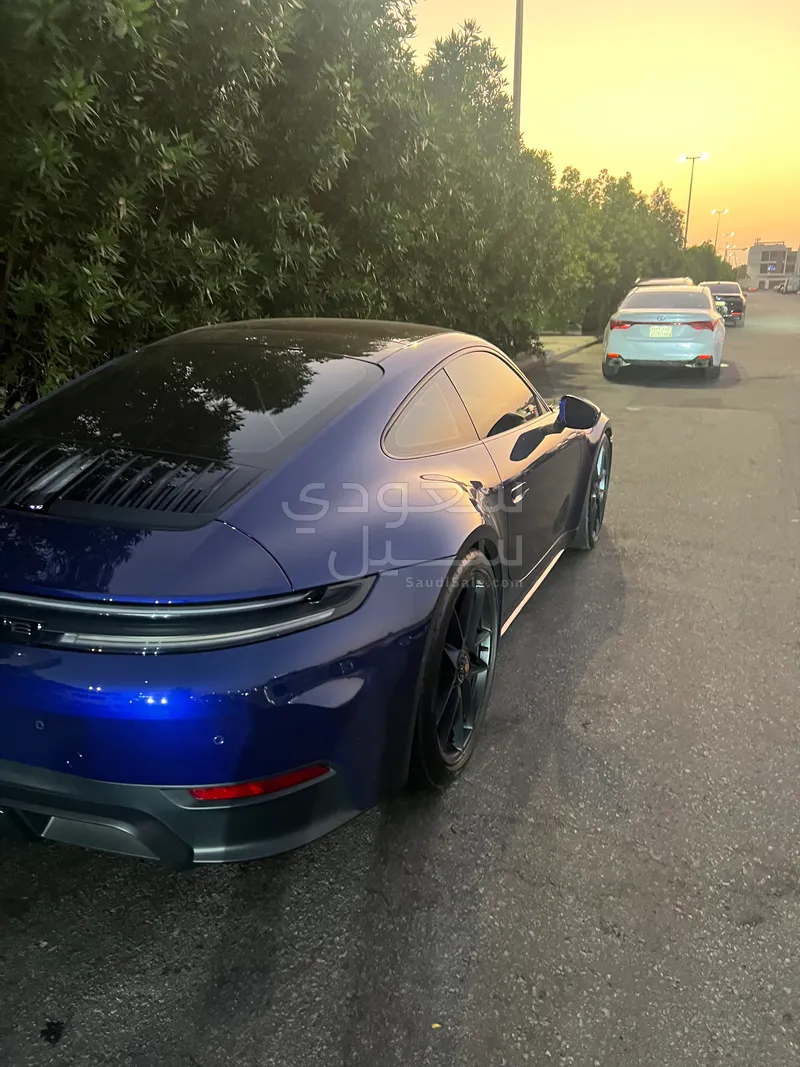 2025 بورش 911 كاريرا جي تي اس