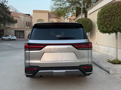 2023 لكزس إل إكس 600