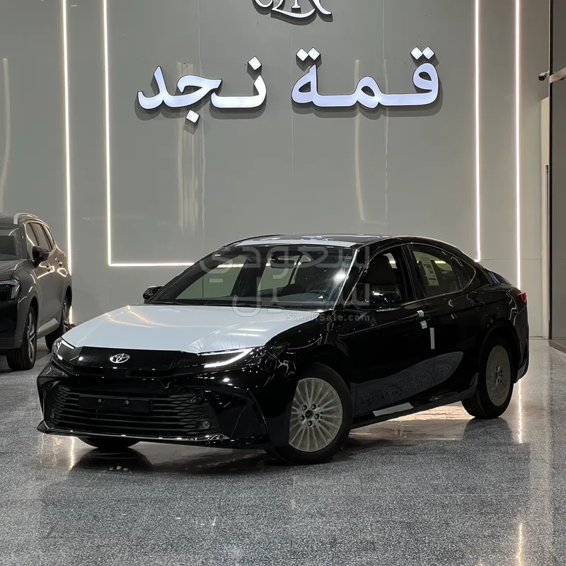 2026 تويوتا كامري ال اي