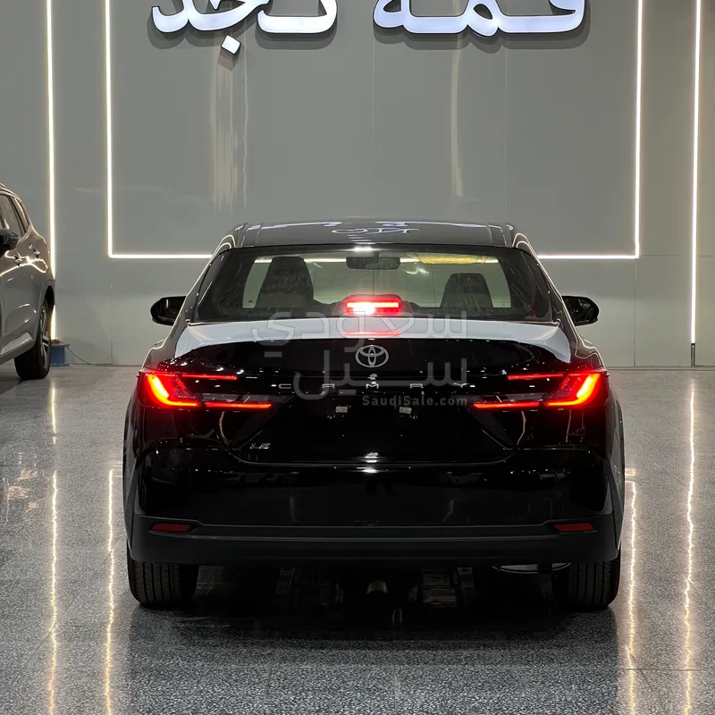 2026 تويوتا كامري ال اي