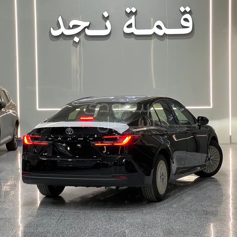 2026 تويوتا كامري ال اي