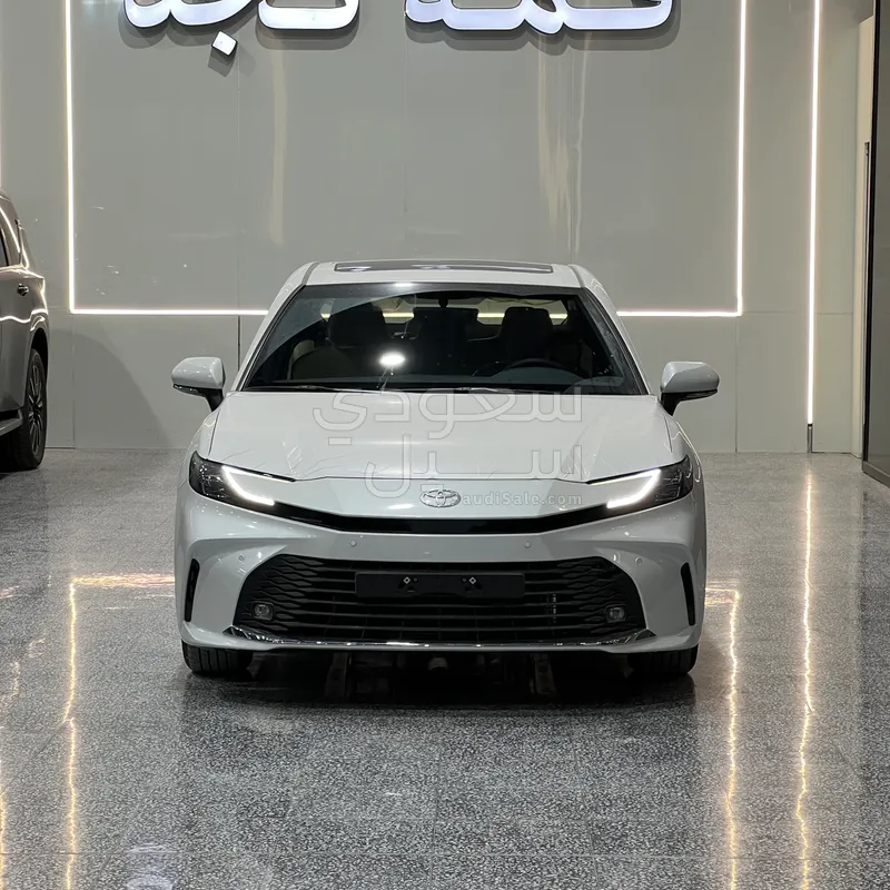 2026 تويوتا كامري ال اي
