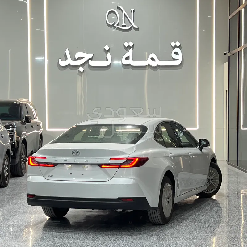 2026 تويوتا كامري ال اي
