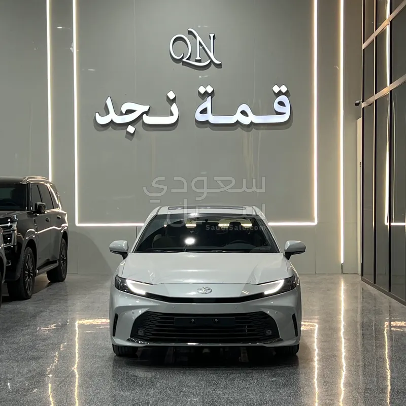 2026 تويوتا كامري ال اي