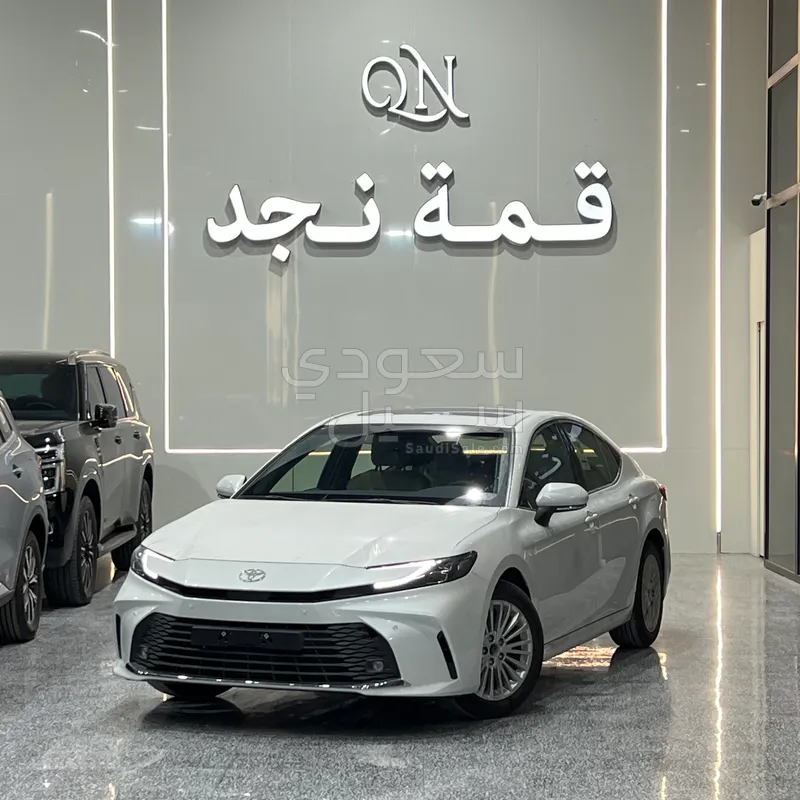 2026 تويوتا كامري ال اي