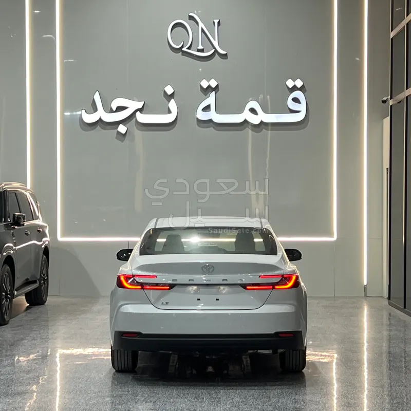 2026 تويوتا كامري ال اي