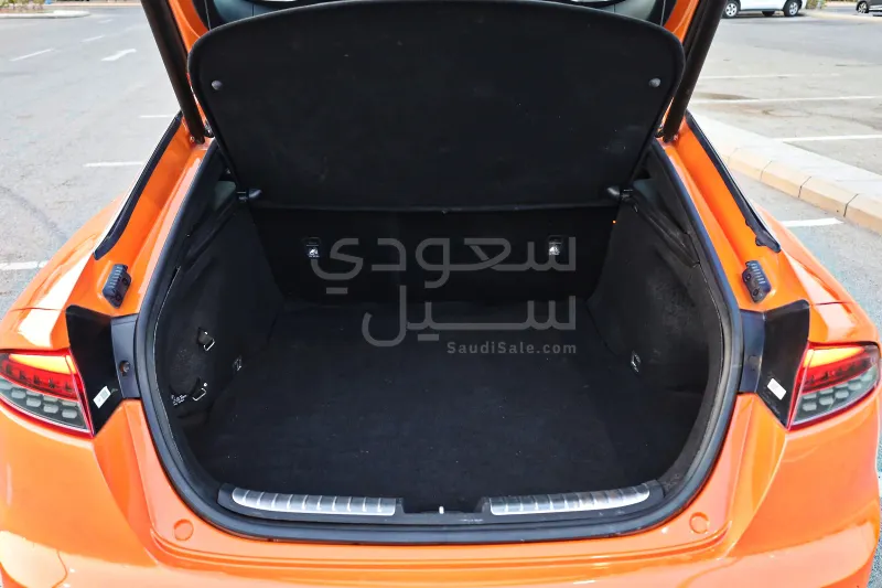 2022 كيا ستينجر جي تي