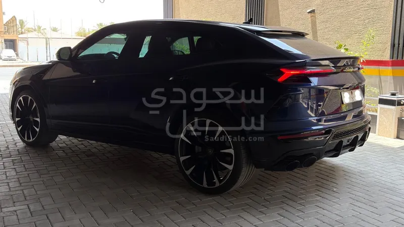 2022 لمبرجيني اوروس اس