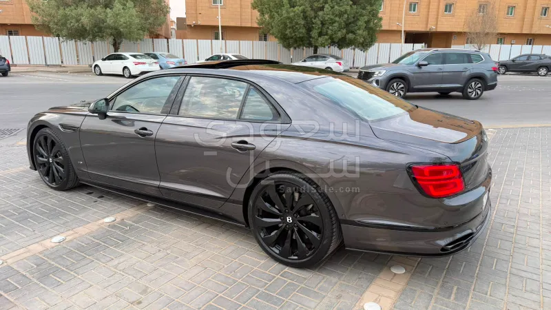 2022 بنتلي كونتيننتل فلاينج سبير