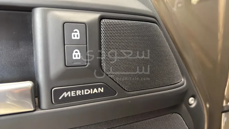 2025 لاند روفر ديفيندر 90 اتش اس اي