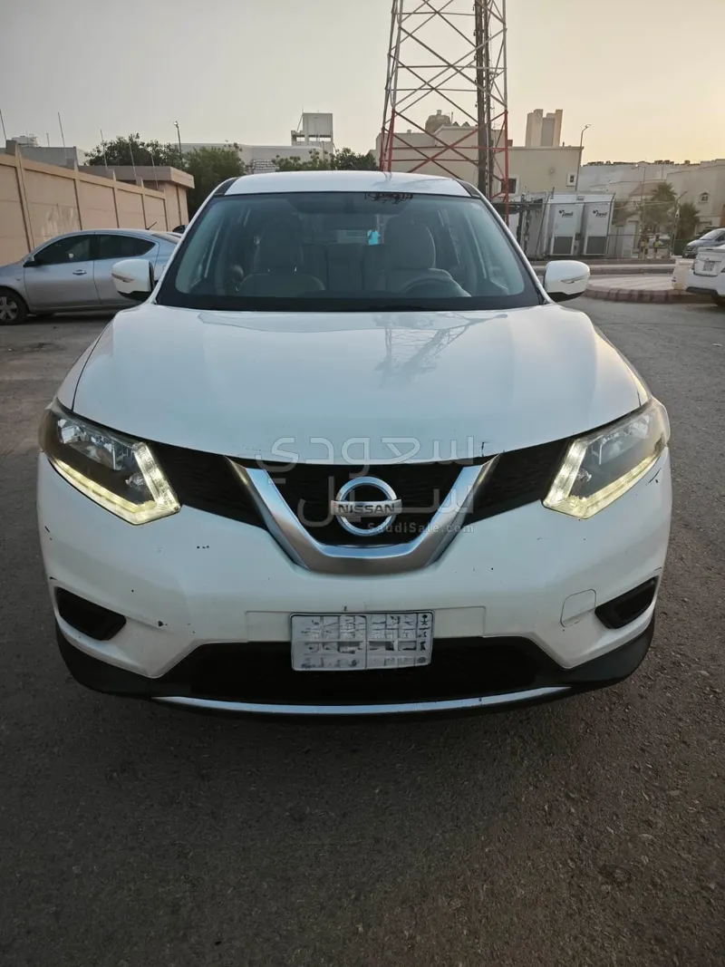 2015 نيسان اكس - ترايل