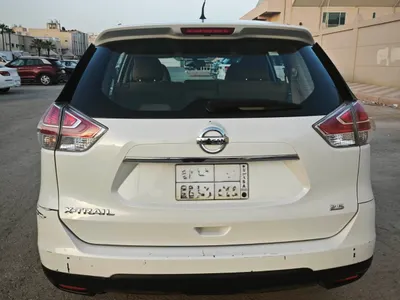 2015 نيسان اكس - ترايل