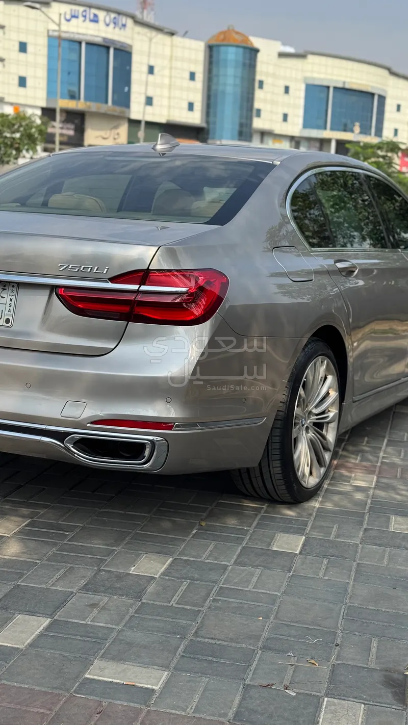 2016 بي ام دبليو الفئة السابعة 750 إل أي