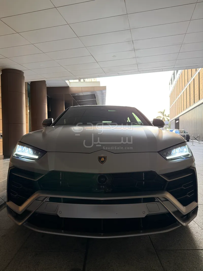 2022 لمبرجيني اوروس