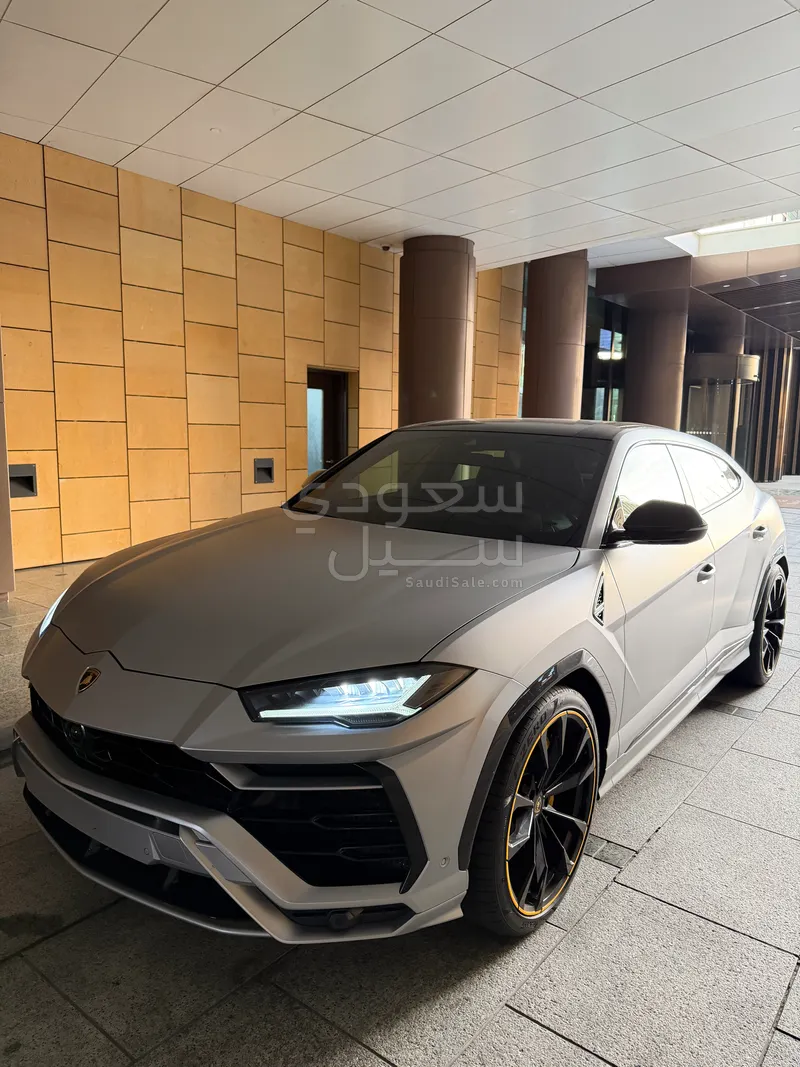 2022 لمبرجيني اوروس