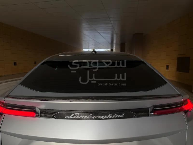 2022 لمبرجيني اوروس
