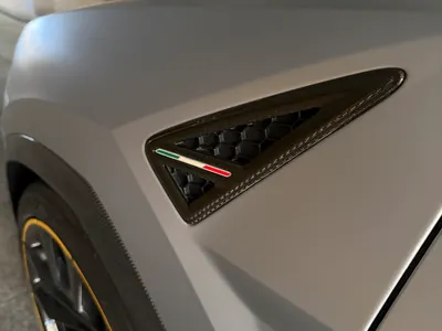 2022 لمبرجيني اوروس
