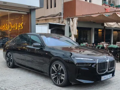 2025 بي ام دبليو الفئة السابعة 735أي