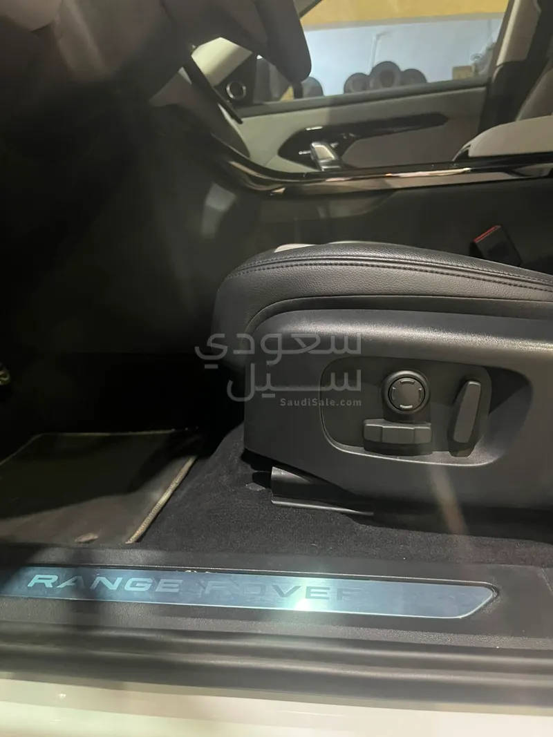 2025 لاند روفر رينج روفر ايفوك داينمك