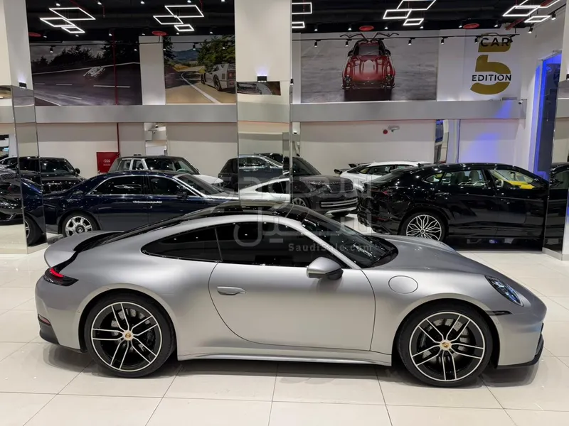 2025 بورش 911 كاريرا اس