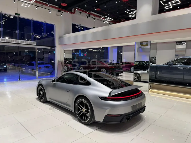 2025 بورش 911 كاريرا اس