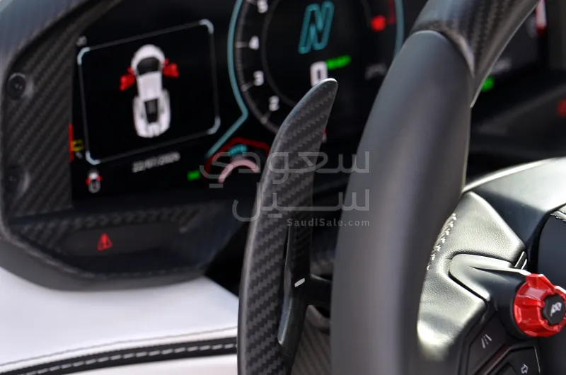 2025 لمبرجيني ريفويلتو