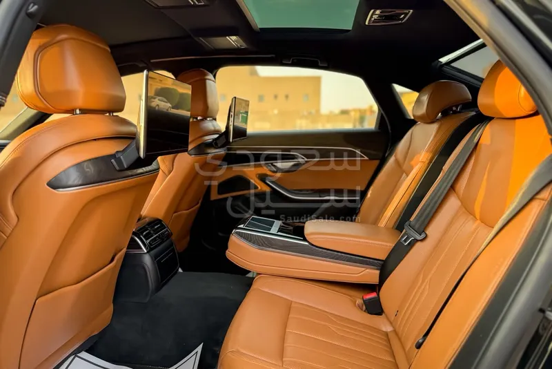 2023 اودي اي 8 50 تي إي اف اي
