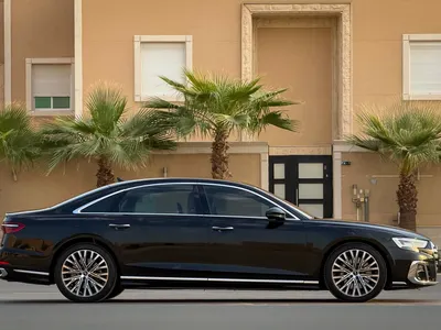 2023 اودي اي 8 50 تي إي اف اي