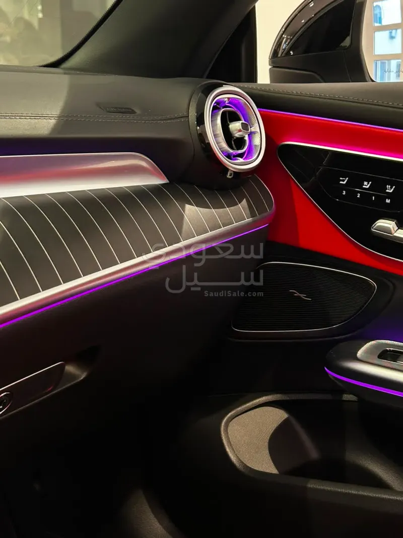 2024 مرسيدس - بنز سي إل إي 200