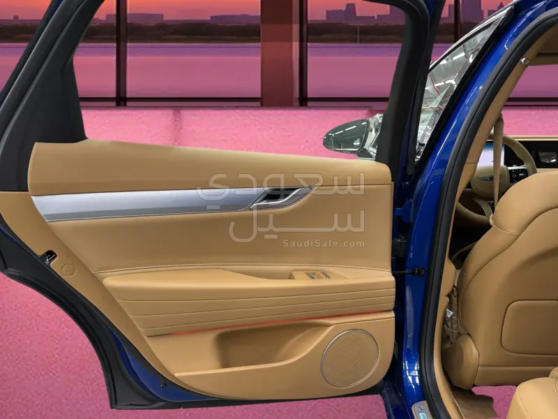 2025 جينيسيس جي 80