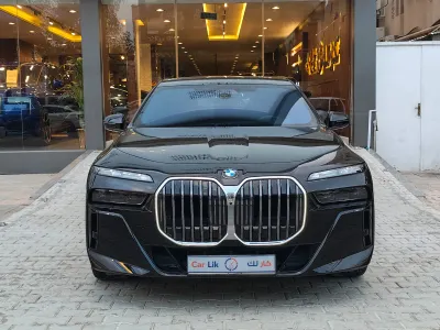 2025 بي ام دبليو الفئة السابعة 735أي