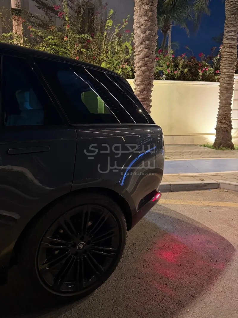 2024 لاند روفر رينج روفر فوج