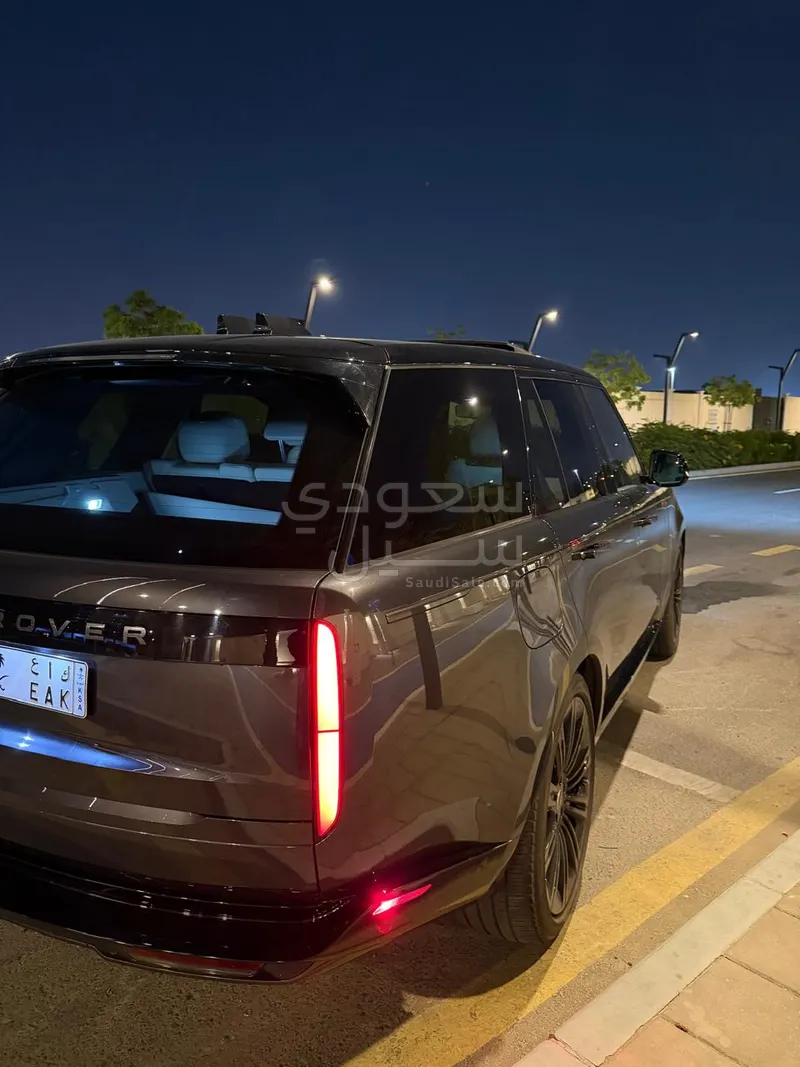 2024 لاند روفر رينج روفر فوج