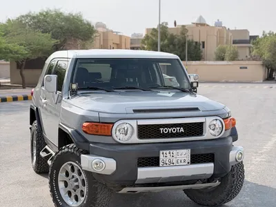 2013 تويوتا اف جي كروزر 2