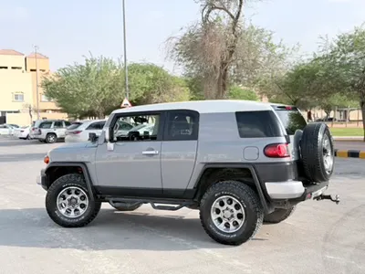 2013 تويوتا اف جي كروزر 2