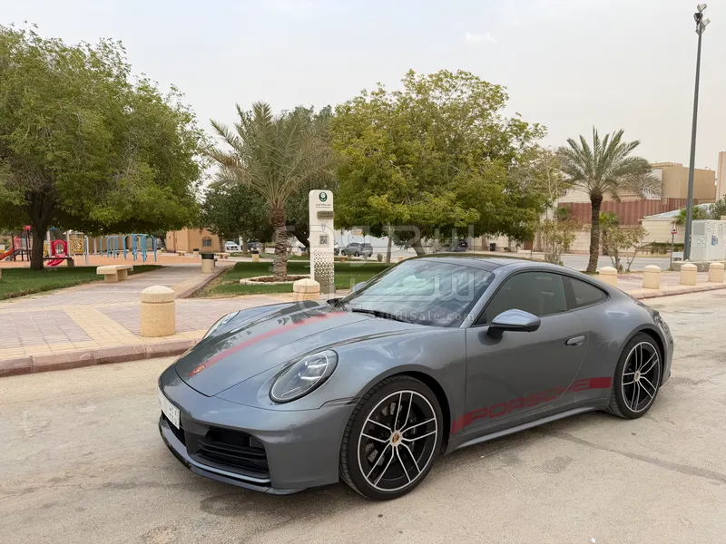 2025 بورش 911 كاريرا