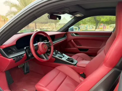 2025 بورش 911 كاريرا