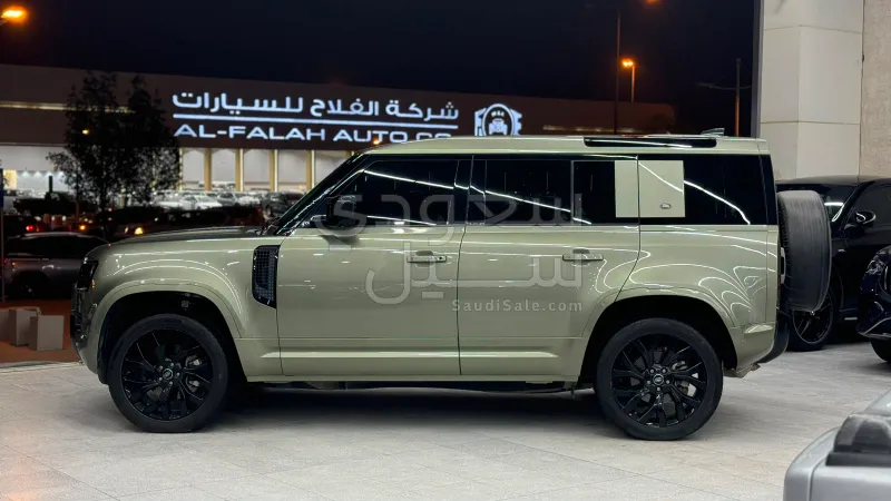 2021 لاند روفر ديفيندر 110 اس اي
