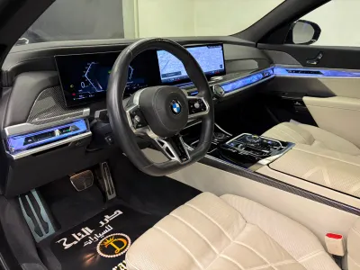 2024 بي ام دبليو الفئة السابعة 735أي