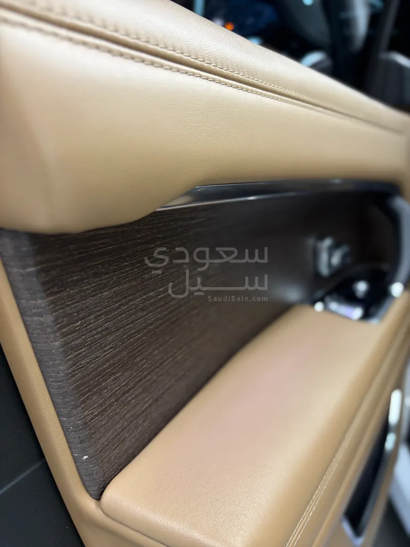 2023 لاند روفر رينج روفر اوتوبيوغرافي