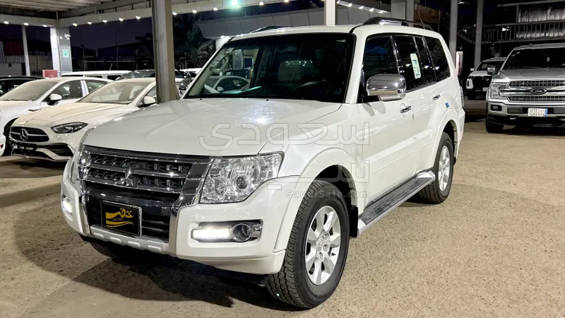 2018 متسوبيشي باجيرو