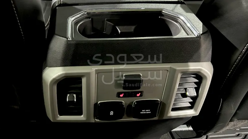 2019 فورد اف 150 لاريات